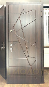 Входные двери в квартиру под заказ