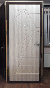 Входные двери в квартиру под заказ